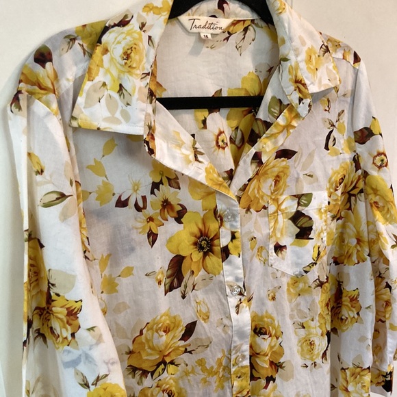 ❤️🔥5/20$ TRADITION💫 Women’s White/Yellow Floral Print Button-Up Collar Shirt - Picture 4 of 11